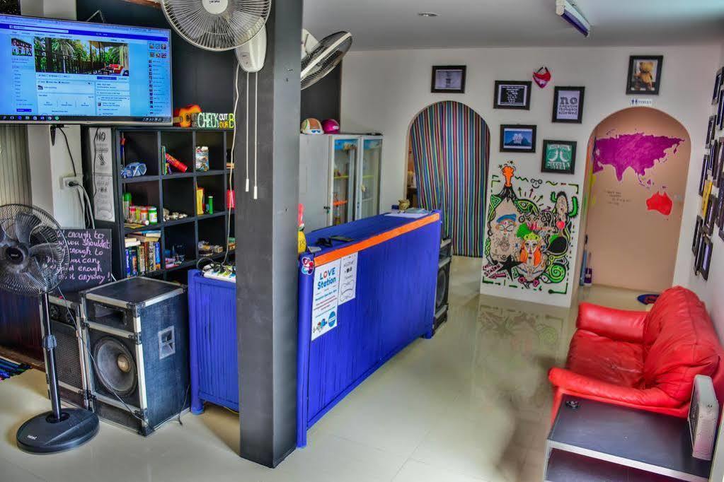Love Station Hostel Bantaj Kültér fotó
