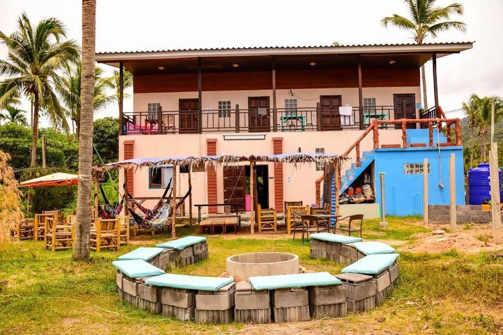 Love Station Hostel Bantaj Kültér fotó