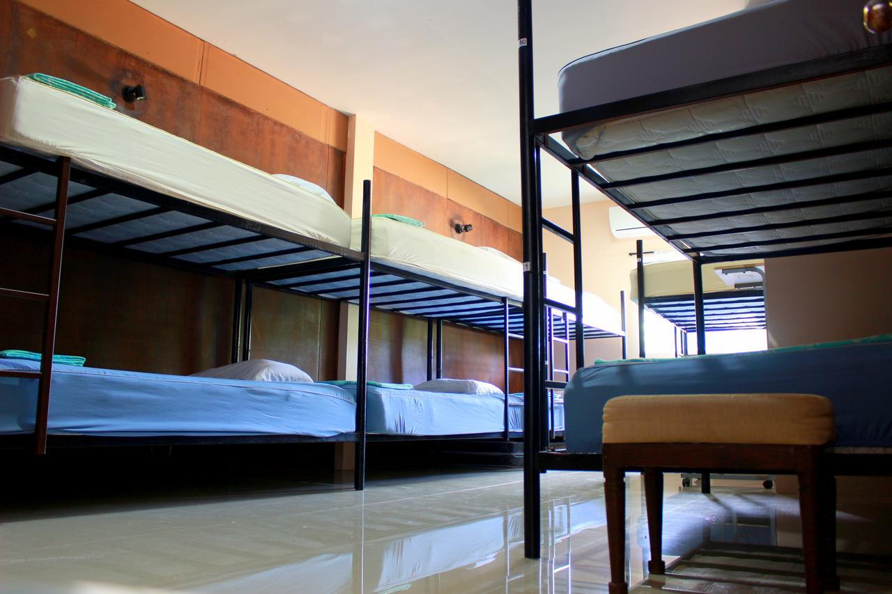 Love Station Hostel Bantaj Kültér fotó