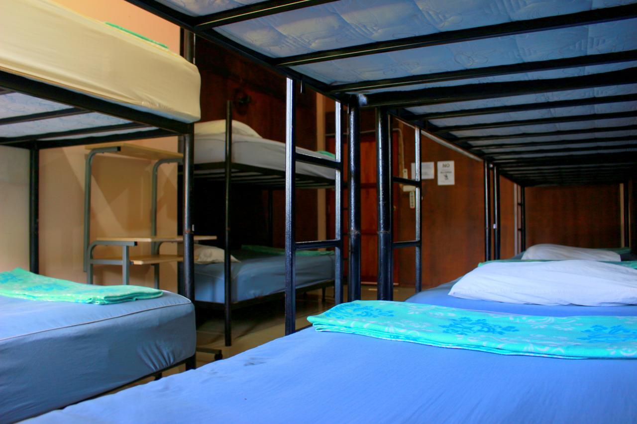 Love Station Hostel Bantaj Kültér fotó