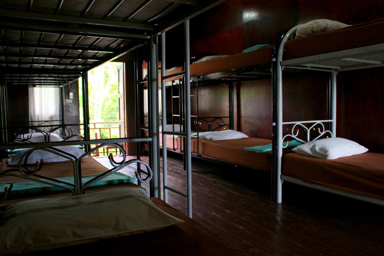 Love Station Hostel Bantaj Kültér fotó