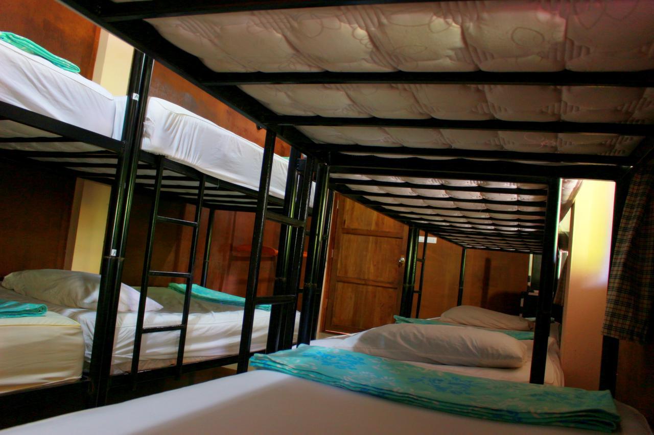 Love Station Hostel Bantaj Kültér fotó