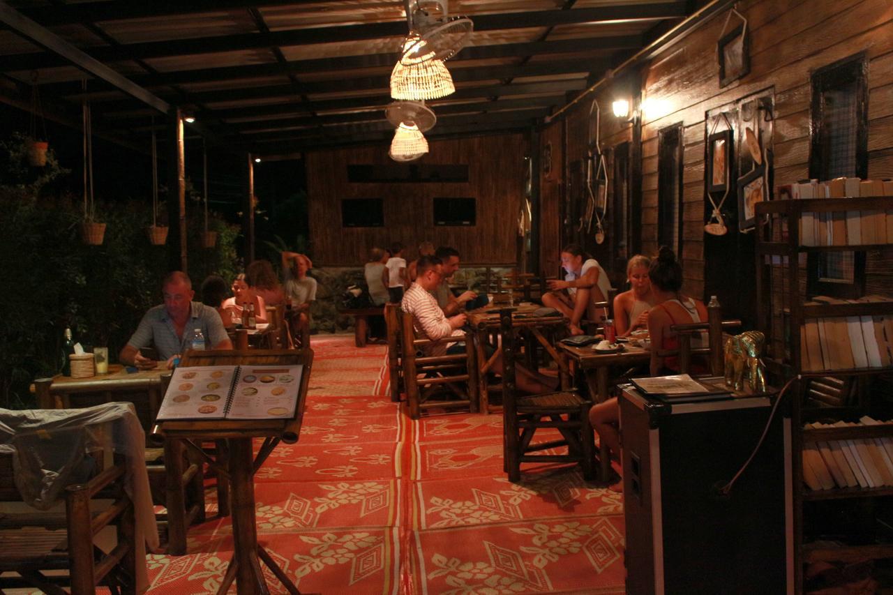 Love Station Hostel Bantaj Kültér fotó