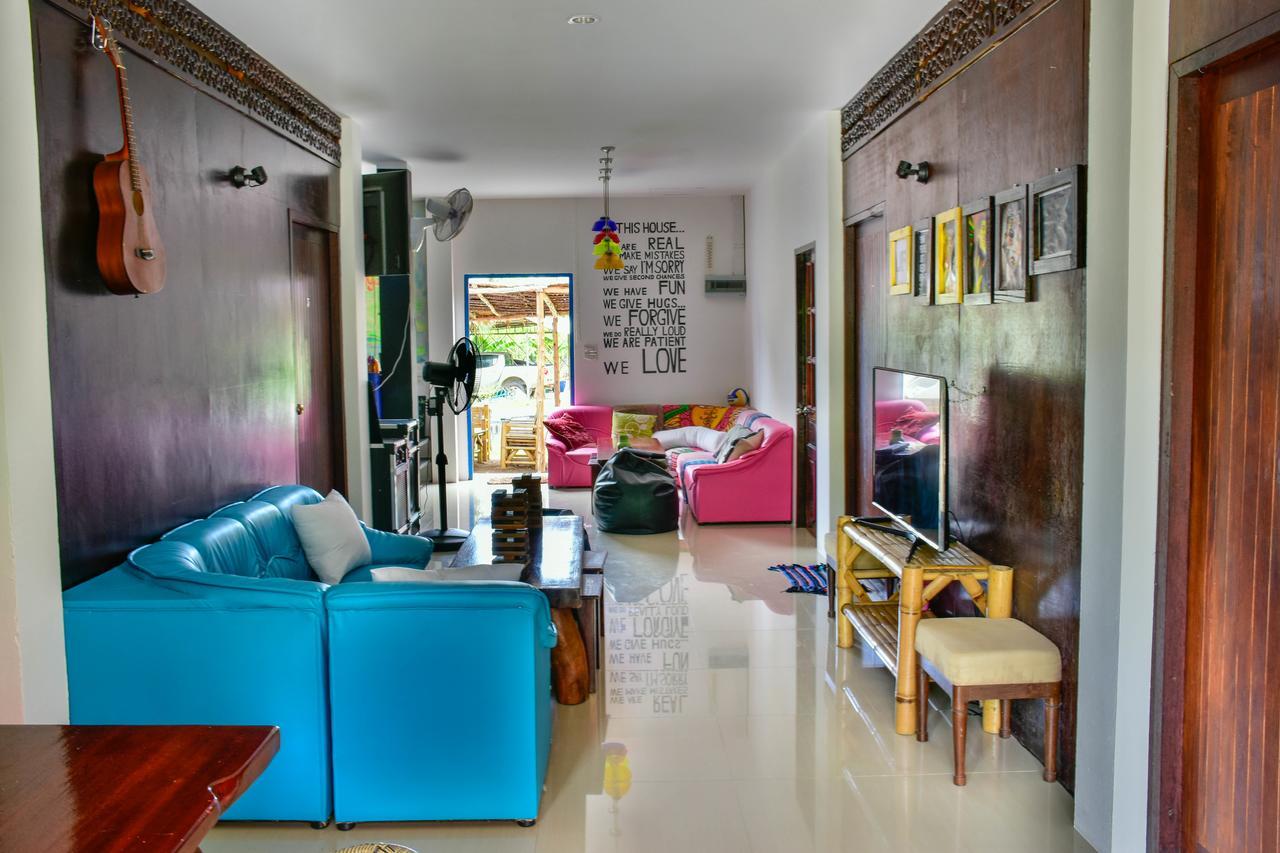 Love Station Hostel Bantaj Kültér fotó
